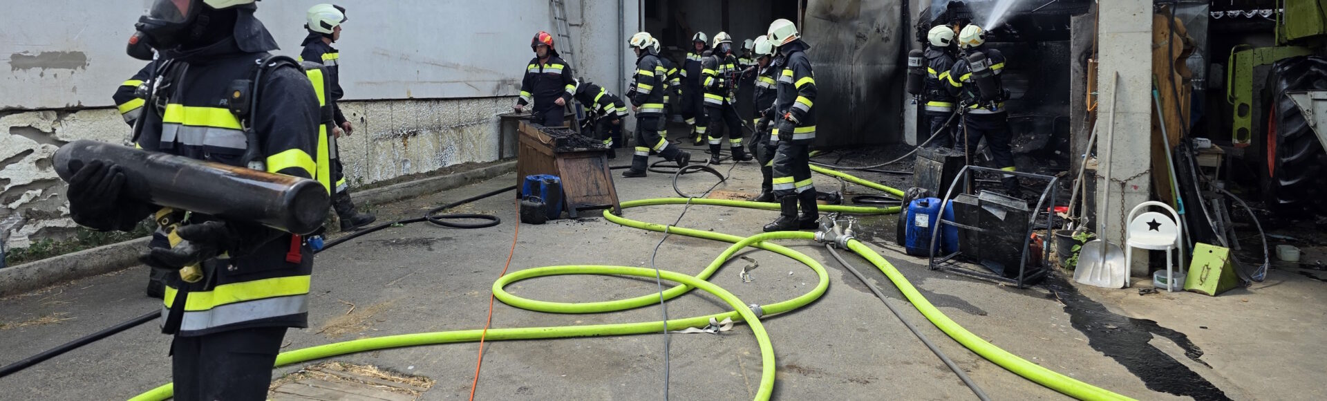 Großeinsatz in Pertlstein: Großteil der 15.000 Küken bei Brand gerettet